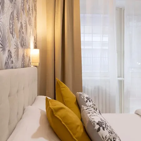 Anastasia Comfort At The Vatican With Balcony Apartman *